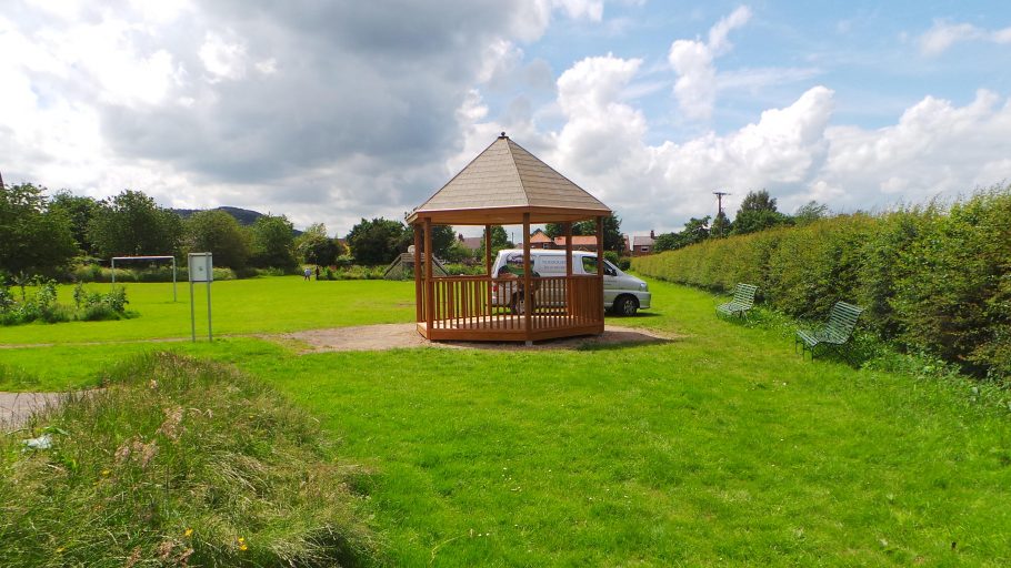 Woodcraft installing the play shelter