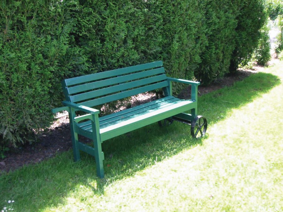Moveable bench with wheels