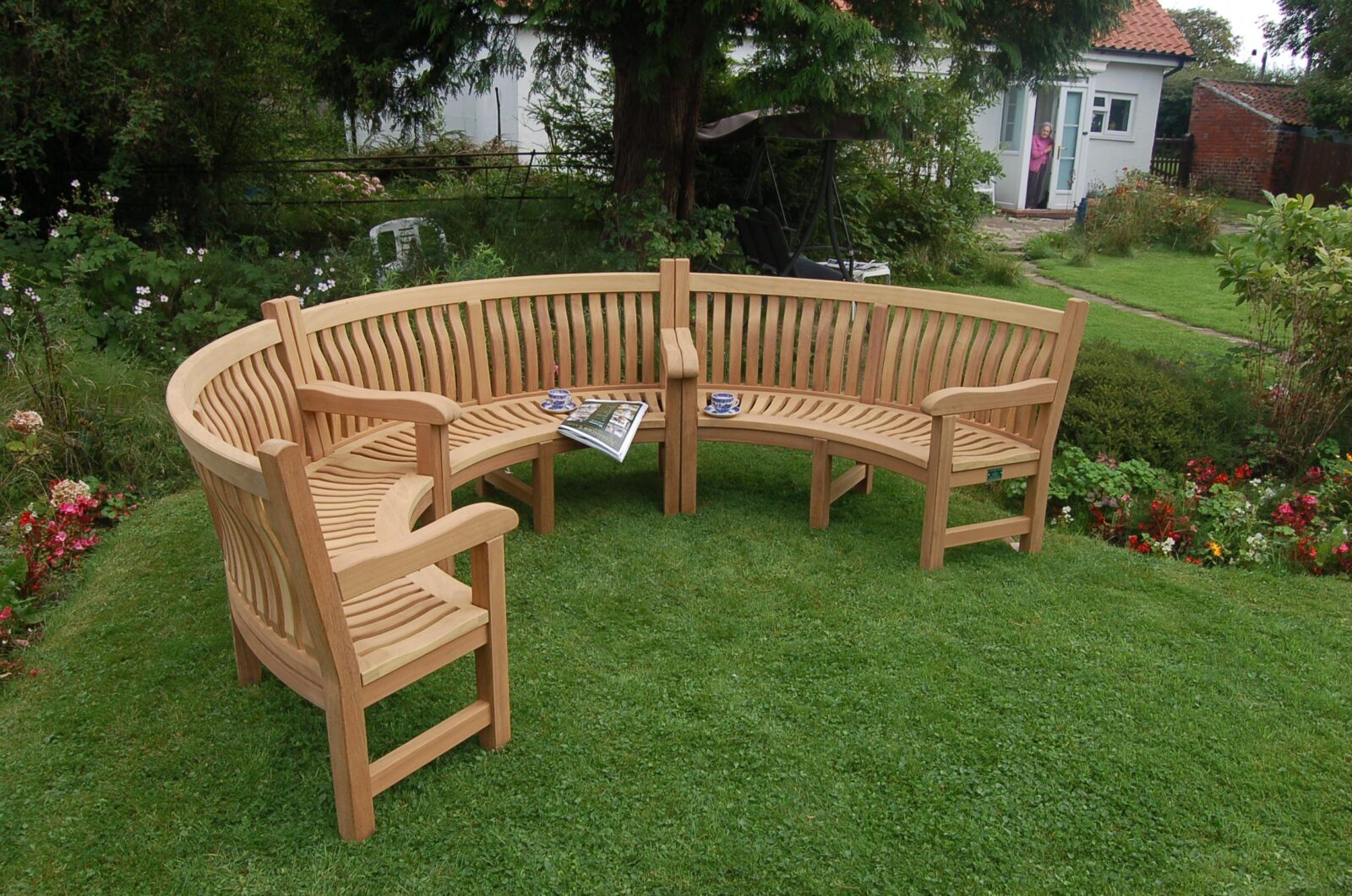 The Scarborough Crescent Curved Wooden Bench | Woodcraft UK