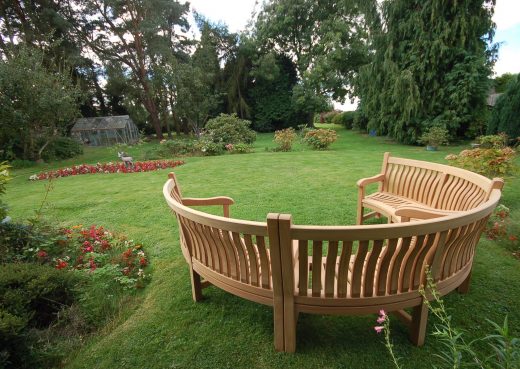 Circular curved Scarborough Memorial Bench