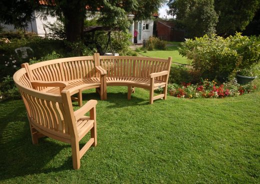 Side view of the Scarborough based memorial bench