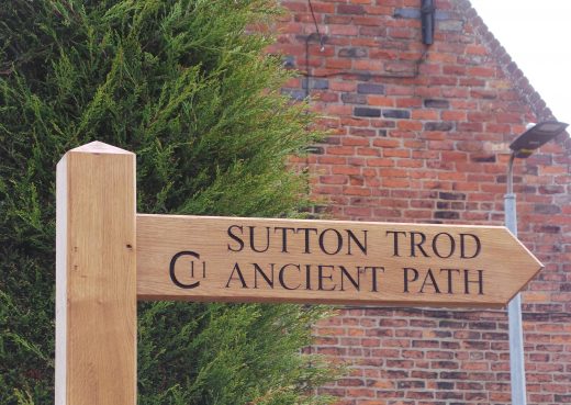 Wayfinding Fingerpost marking Sutton trod