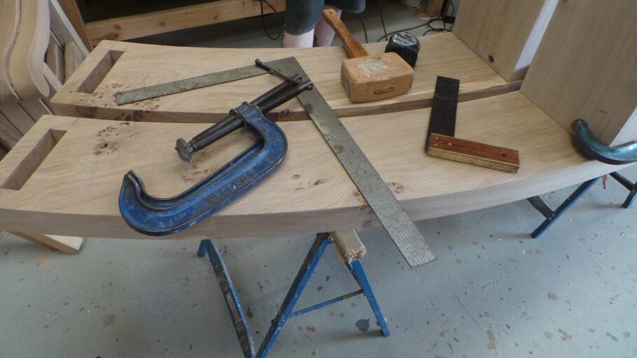 Clamping the curved bench together
