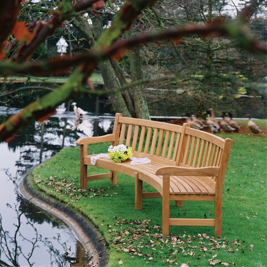 The Richmond Wooden Bench by Woodcraft UK