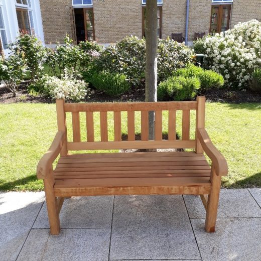 A 4 foot York bench installed at the Royal Hospital Chelsea