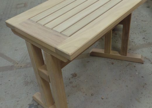 Side on view of the angled garden table.