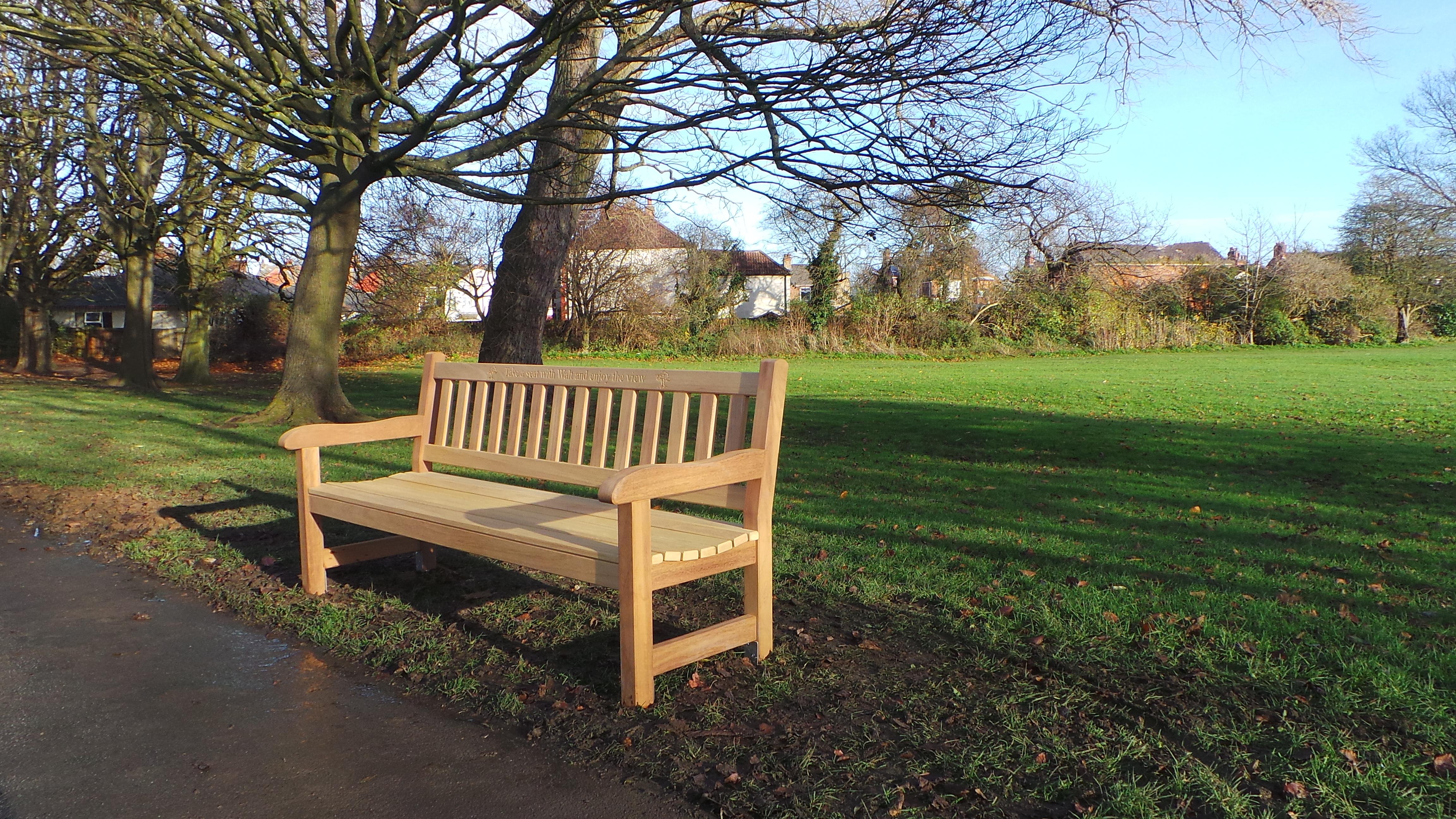 We manufactured a new 6ft York Memorial bench for the side of the lake