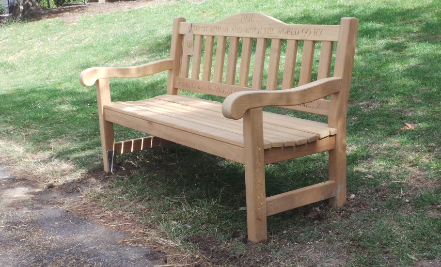 Memorial bench in East Park, Hull