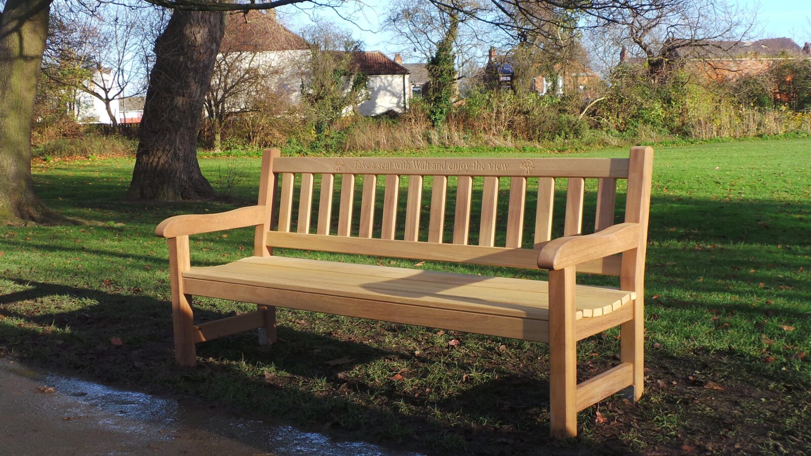 We manufactured a new 6ft York Memorial bench for the side of the lake