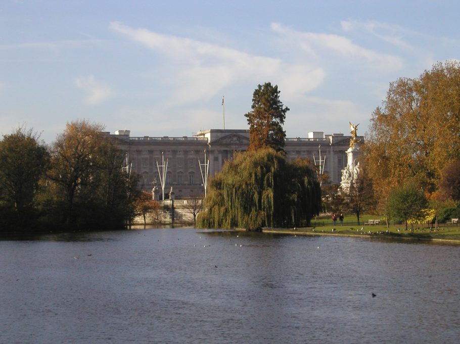 Buckingham Palace viewed from St Jamess park