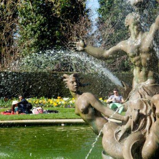 Fountain at Regent's Park in London