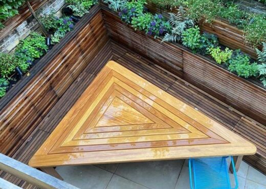 Triangle bench in situ