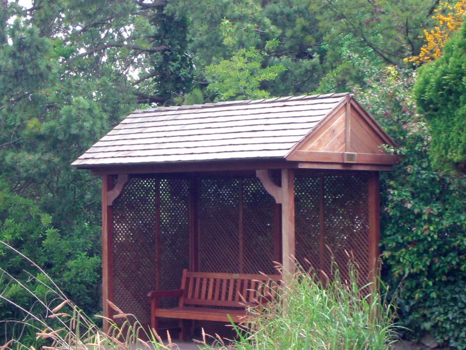 Woodcraft wooden shelter