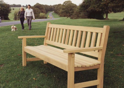 The York bench with flat arms