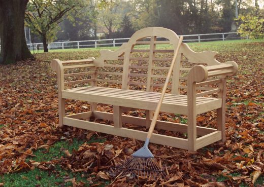 Woodcraft's Lutyens wooden garden bench